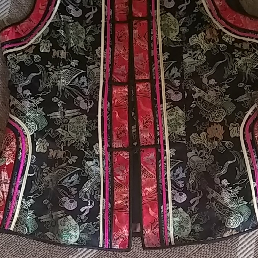 Asian print shiny top - Picture 3 of 8